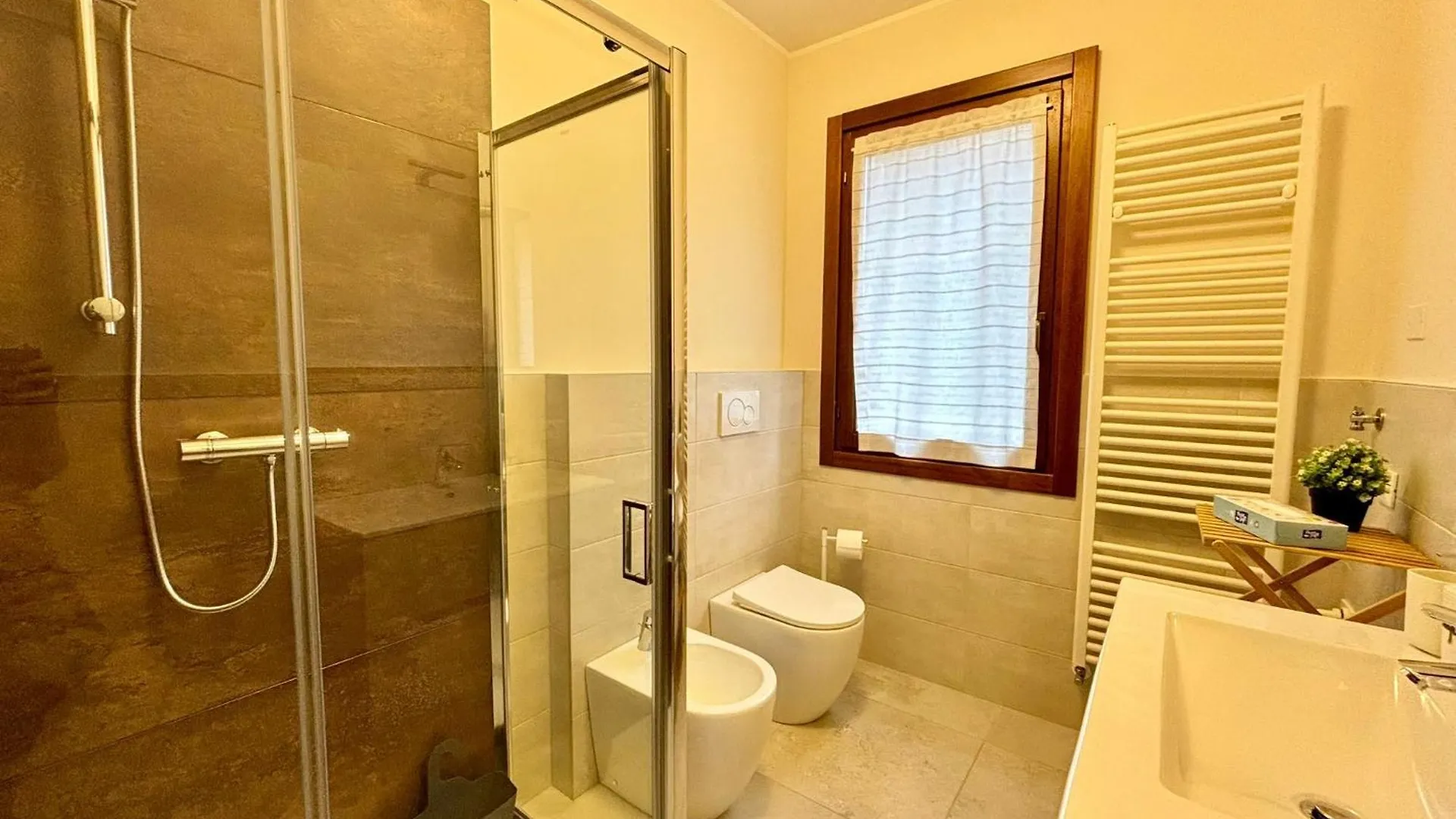 Gary House Apartment Borso del Grappa Italy